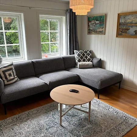 3-bedroom Near The Canal بيت للعطل Spangereid