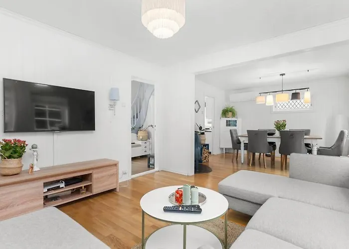 Dom wakacyjny 3-bedroom Near The Canal